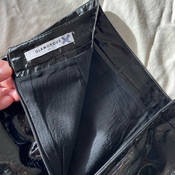 Glamorous Faux Reptile Skin Mini Skirt XS Black - Picture 11 of 16